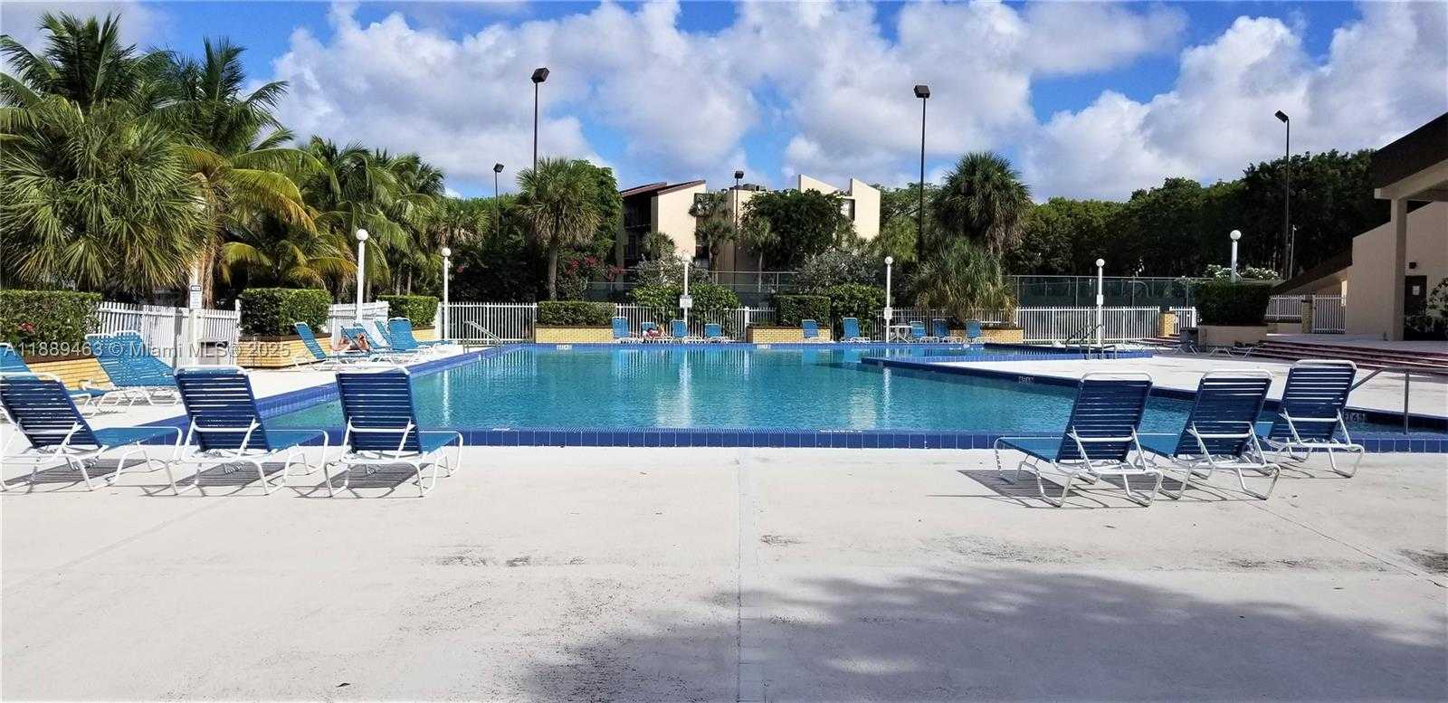 Small Image of 14201 NORTH KENDALL DR #405D, Miami Number 31