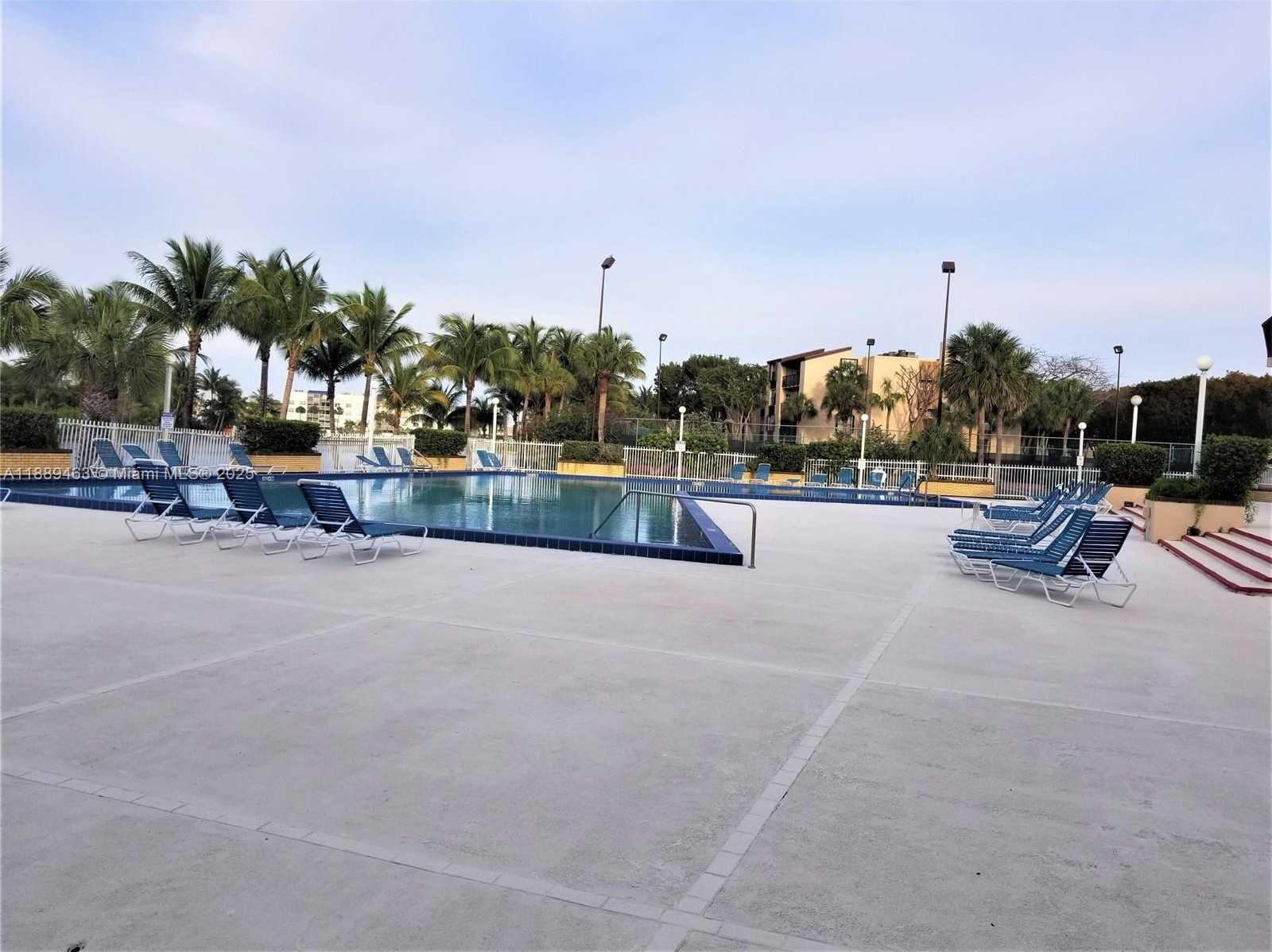 Small Image of 14201 NORTH KENDALL DR #405D, Miami Number 32