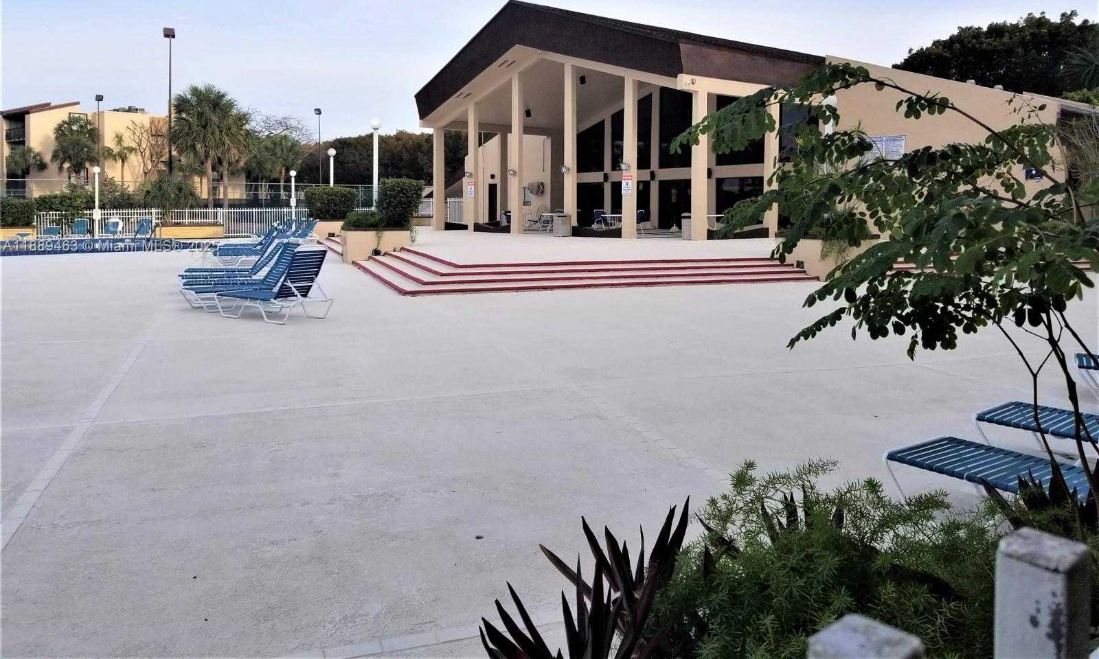 Small Image of 14201 NORTH KENDALL DR #405D, Miami Number 33