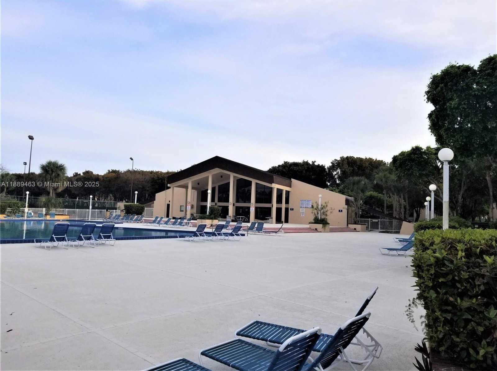 Small Image of 14201 NORTH KENDALL DR #405D, Miami Number 34