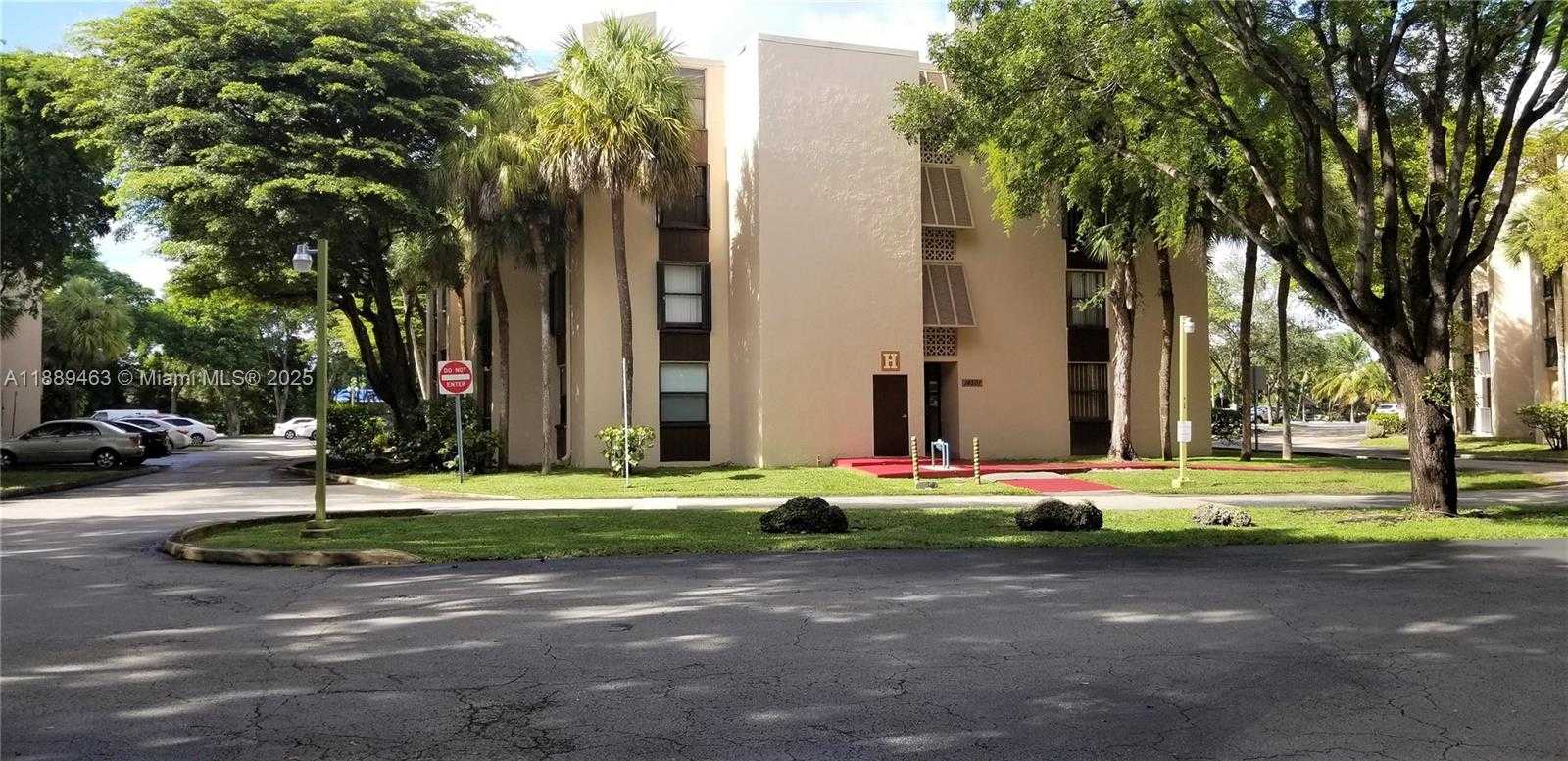 Small Image of 14201 NORTH KENDALL DR #405D, Miami Number 36