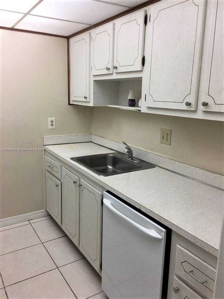 Small Image of 14201 NORTH KENDALL DR #405D, Miami Number 4
