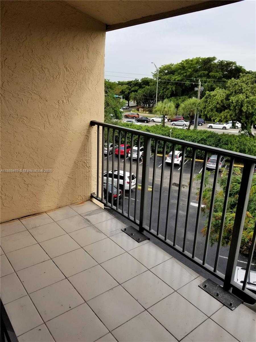 Small Image of 14201 NORTH KENDALL DR #405D, Miami Number 8