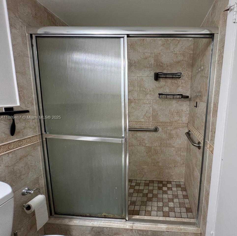 Small Image of 6801 INDIAN CREEK DR #509, Miami Beach Number 4