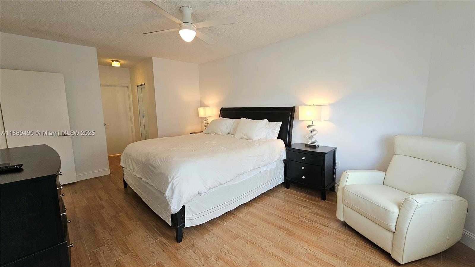 Small Image of 1980 SOUTH OCEAN DR #7F, Hallandale Beach Number 14