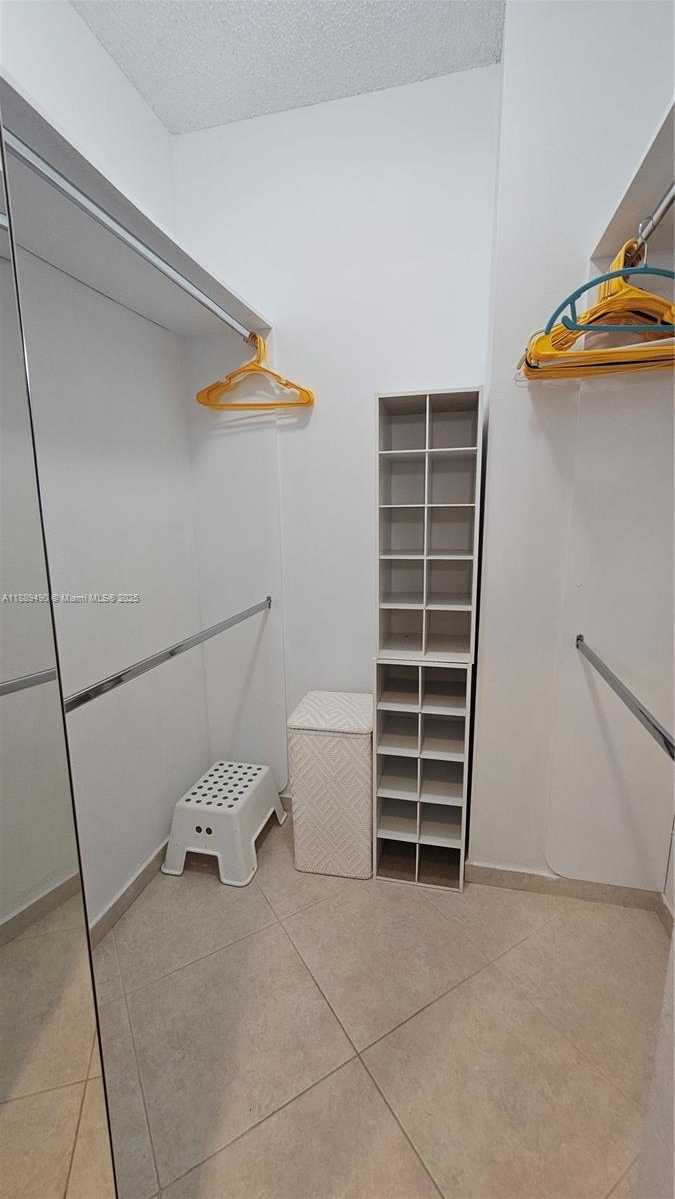Small Image of 1980 SOUTH OCEAN DR #7F, Hallandale Beach Number 17