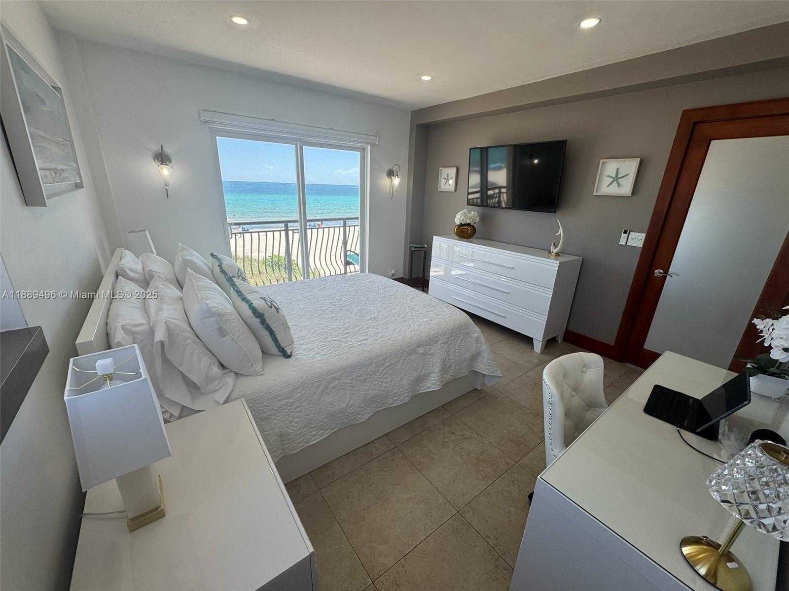 Small Image of 1815 NORTH SURF RD #304, Hollywood Number 3