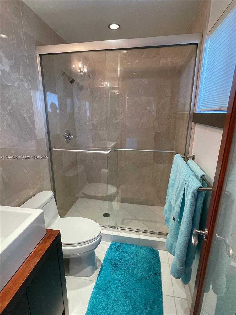 Small Image of 1815 NORTH SURF RD #304, Hollywood Number 4