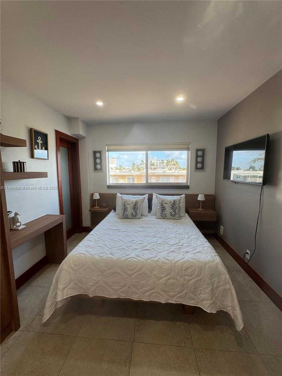 Small Image of 1815 NORTH SURF RD #304, Hollywood Number 7