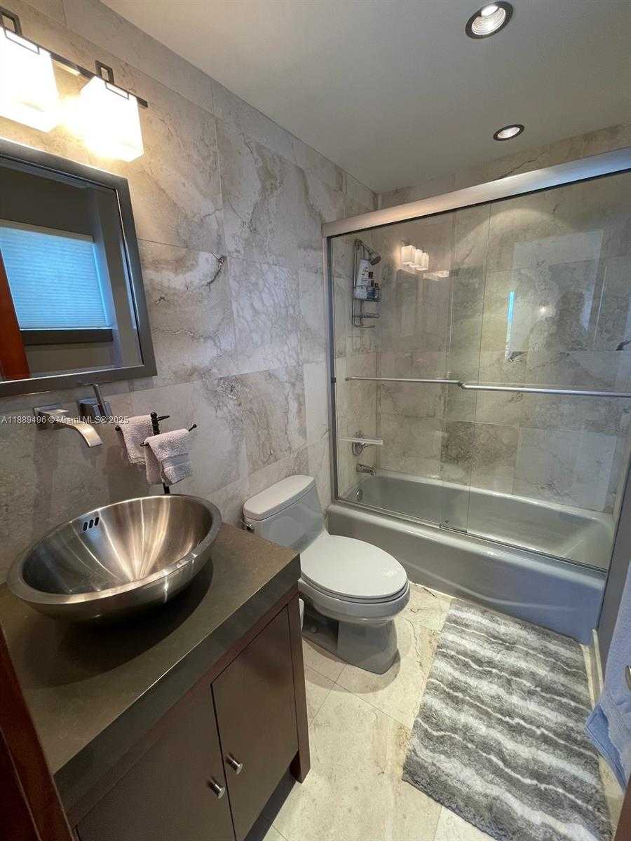 Small Image of 1815 NORTH SURF RD #304, Hollywood Number 8