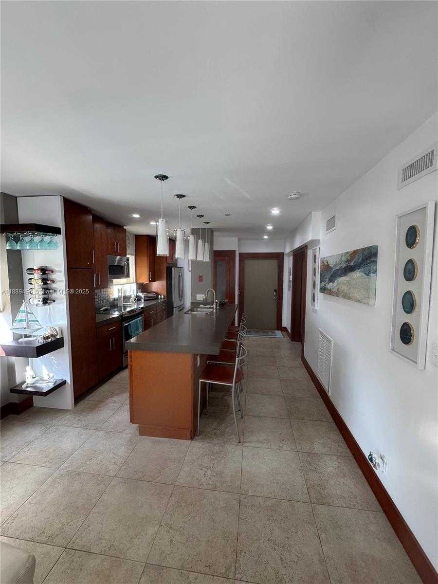 Small Image of 1815 NORTH SURF RD #304, Hollywood Number 9