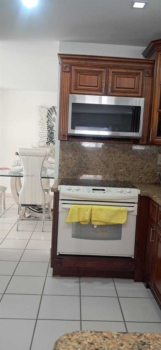 Small Image of 1417 SOUTH WEST 139 AVE, Miami Number 20