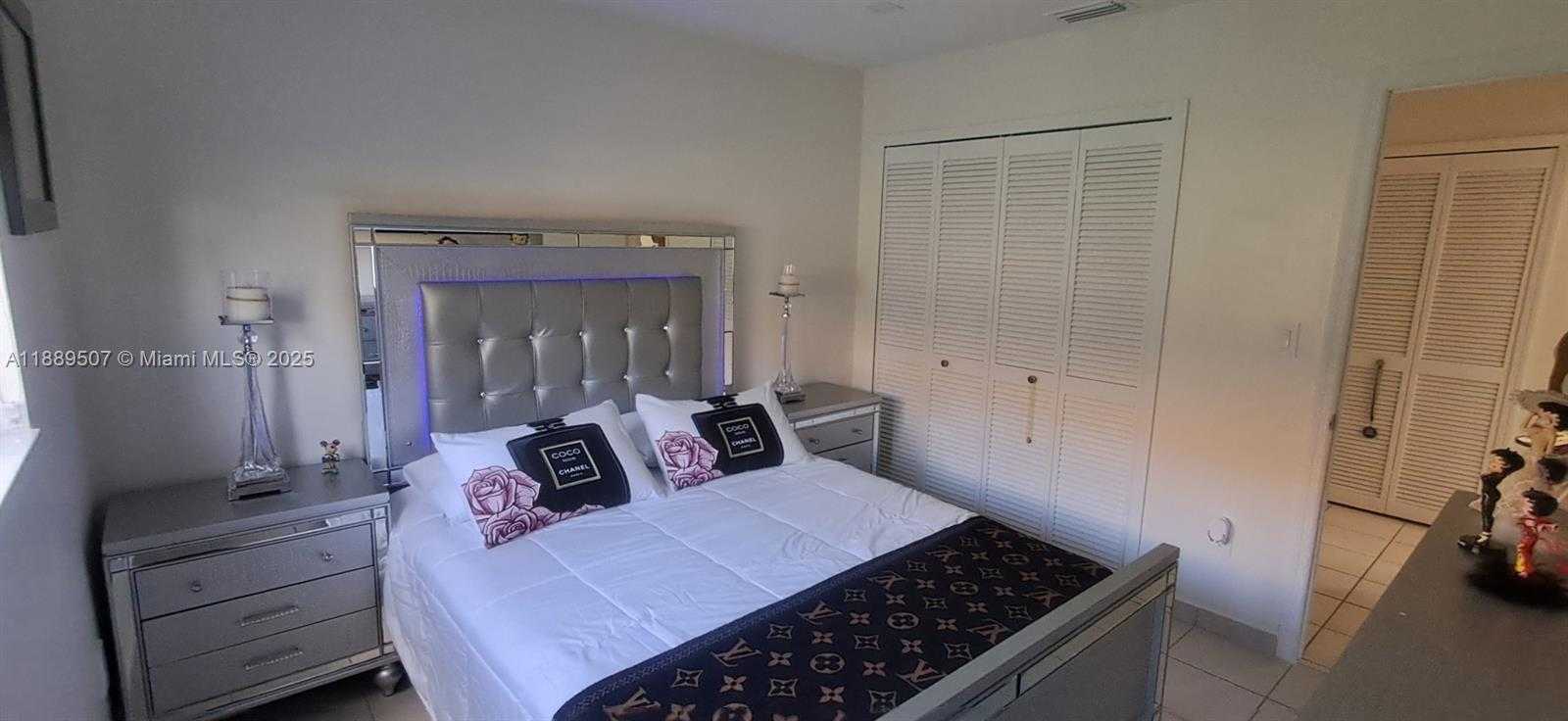 Small Image of 1417 SOUTH WEST 139 AVE, Miami Number 27