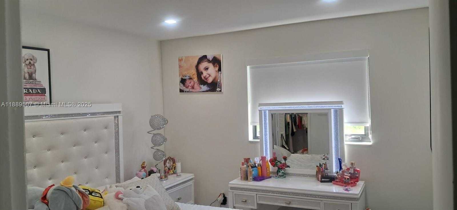 Small Image of 1417 SOUTH WEST 139 AVE, Miami Number 29