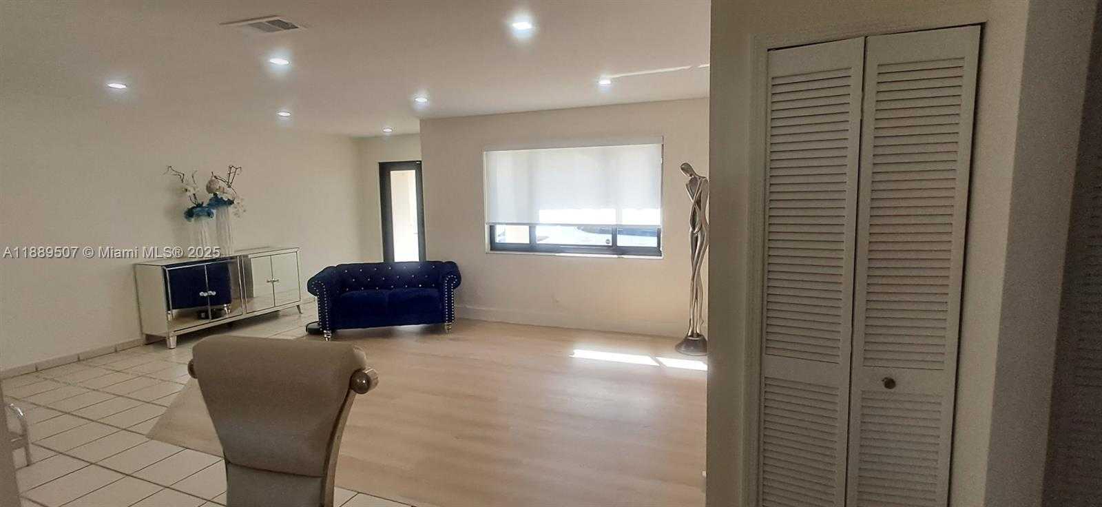 Small Image of 1417 SOUTH WEST 139 AVE, Miami Number 5