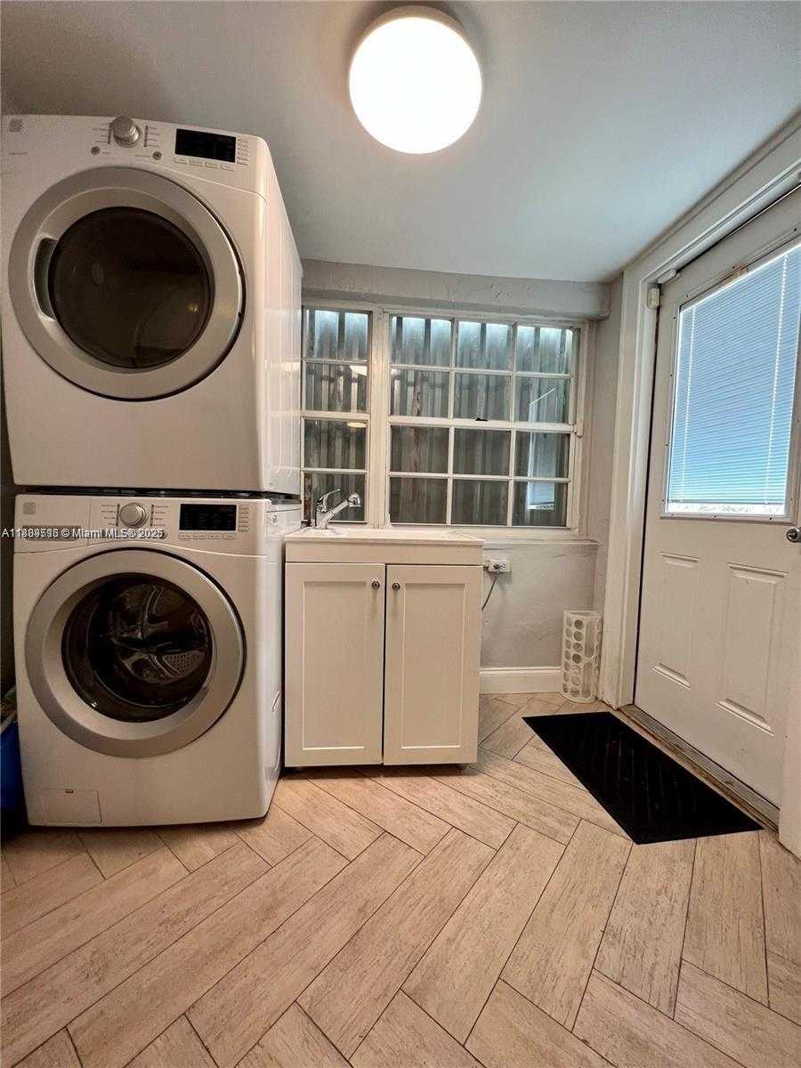 Small Image of 361 SOUTH WEST 20TH RD #Cottage A, Miami Number 12