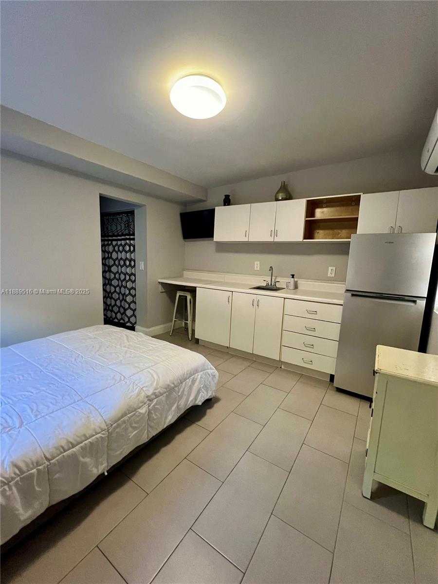 Small Image of 361 SOUTH WEST 20TH RD #Cottage A, Miami Number 3