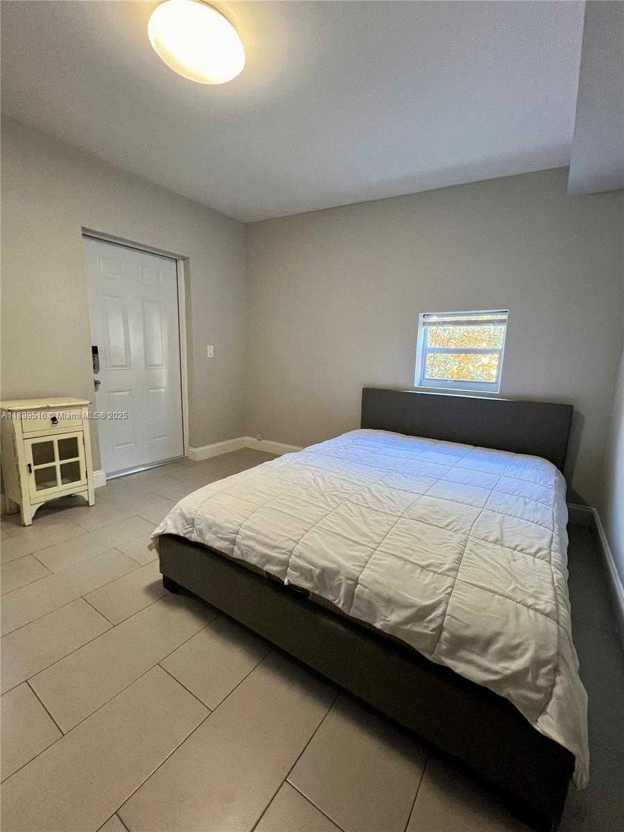 Small Image of 361 SOUTH WEST 20TH RD #Cottage A, Miami Number 4