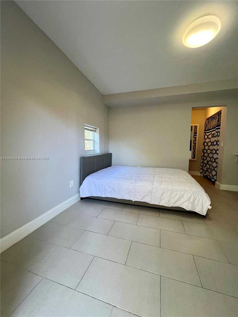 Small Image of 361 SOUTH WEST 20TH RD #Cottage A, Miami Number 8