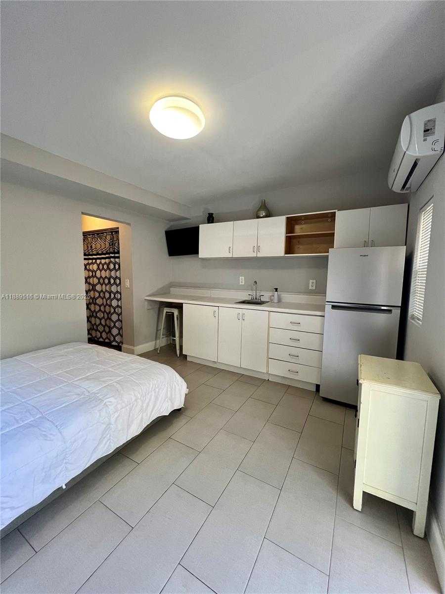 Small Image of 361 SOUTH WEST 20TH RD #Cottage A, Miami Number 9