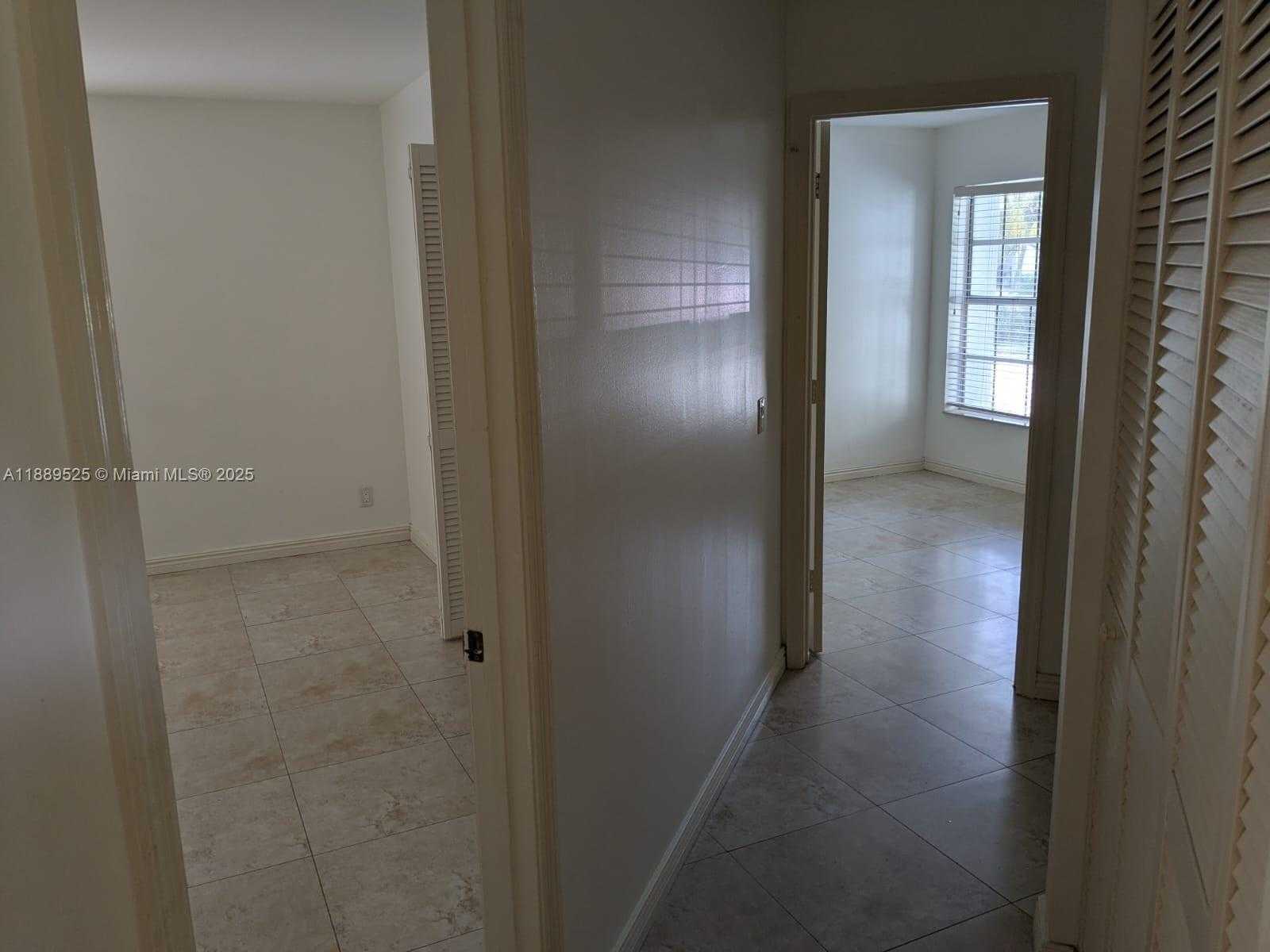 Small Image of 1250 WILLOW DR, Weston Number 11