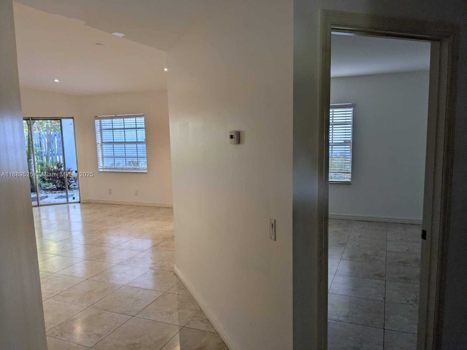 Small Image of 1250 WILLOW DR, Weston Number 3