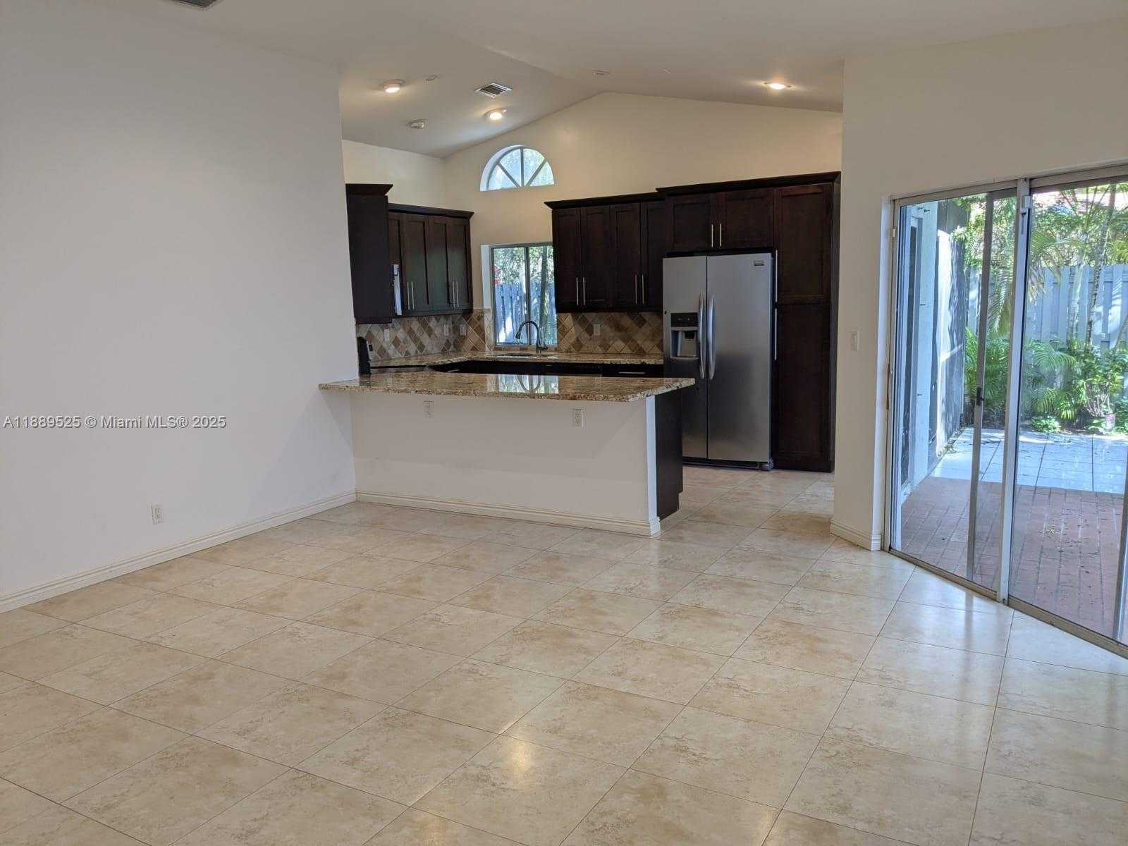 Small Image of 1250 WILLOW DR, Weston Number 5