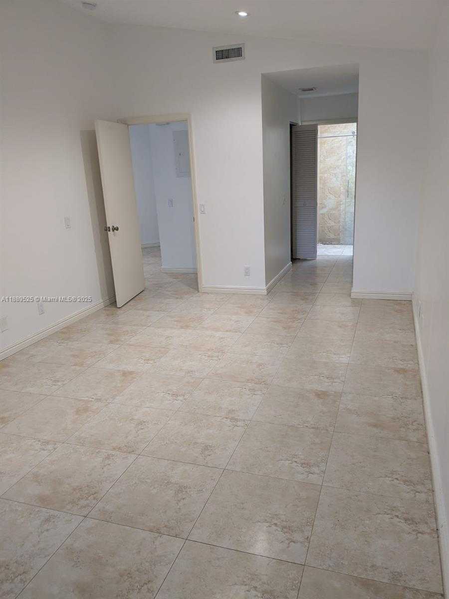 Small Image of 1250 WILLOW DR, Weston Number 7