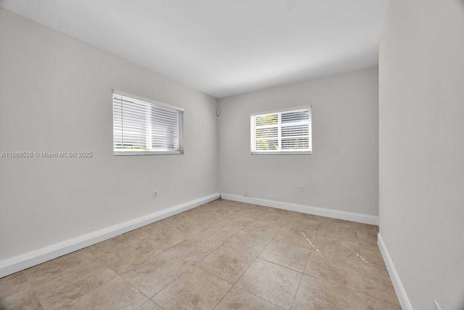 Small Image of 940 SEVILLA AVE #108, Coral Gables Number 10