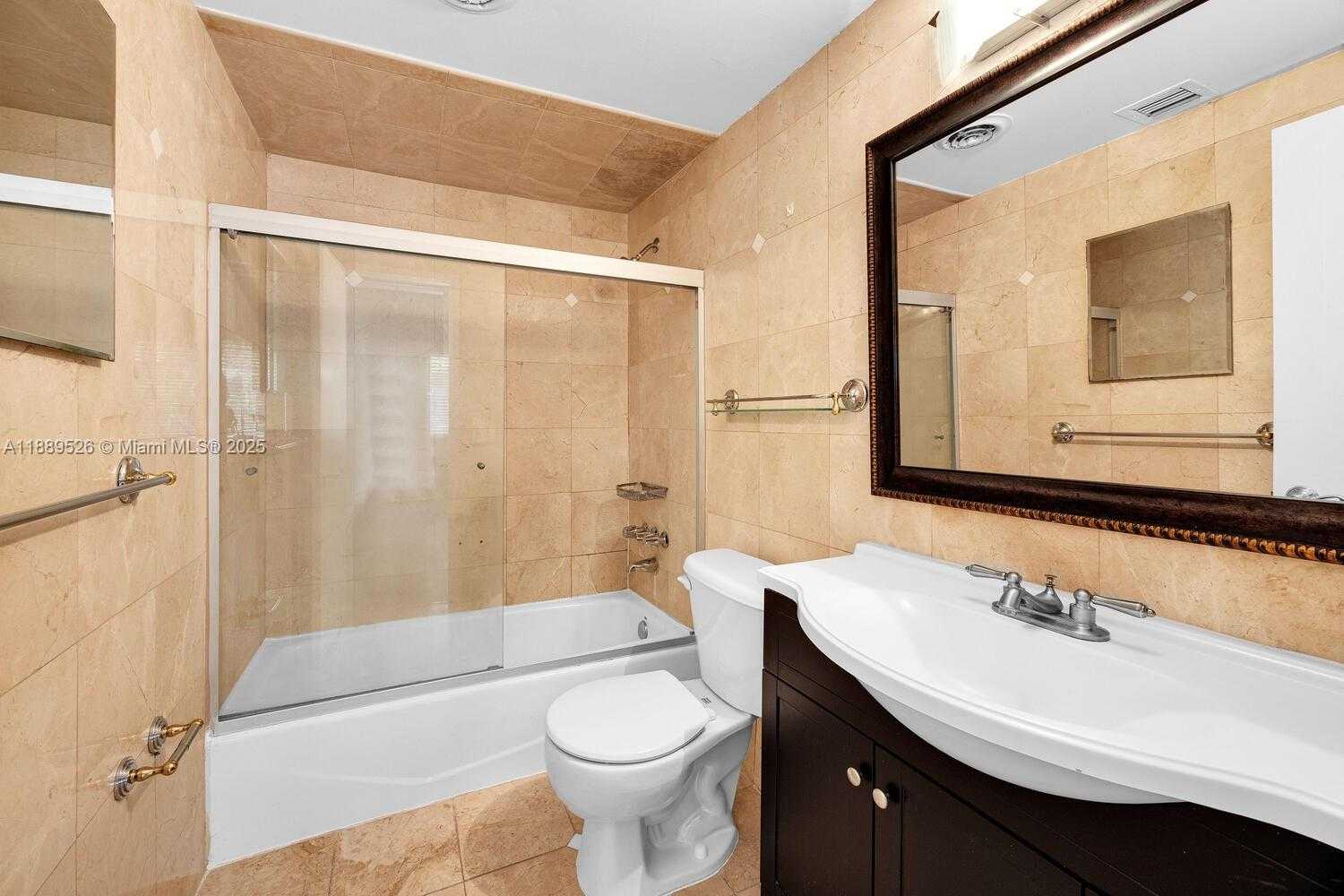 Small Image of 940 SEVILLA AVE #108, Coral Gables Number 11