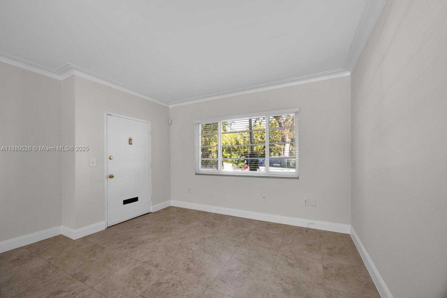 Small Image of 940 SEVILLA AVE #108, Coral Gables Number 8