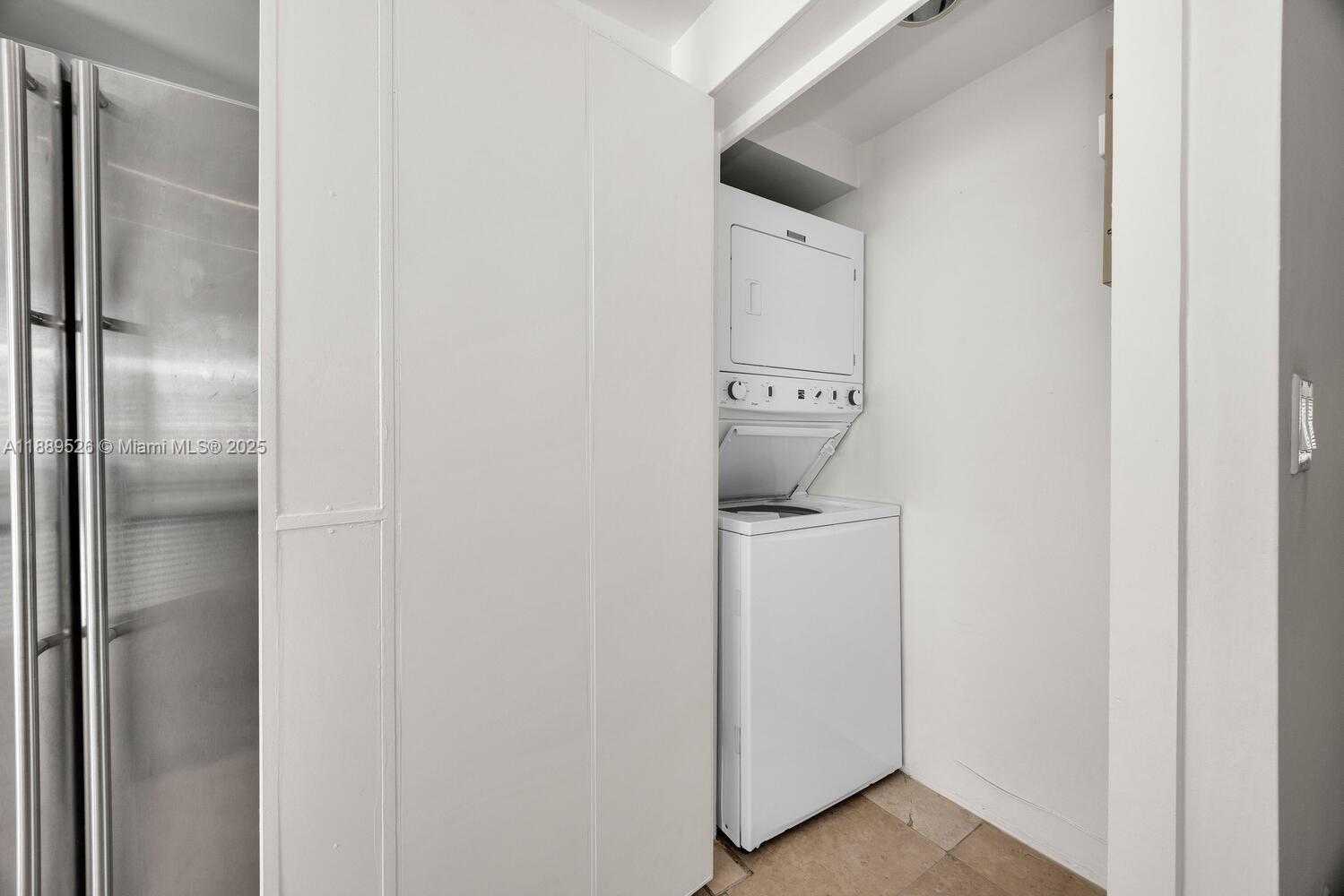 Small Image of 940 SEVILLA AVE #108, Coral Gables Number 9