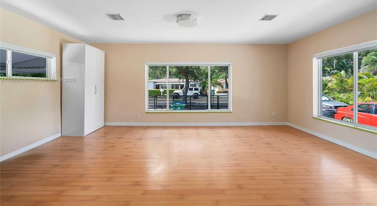 Small Image of 1600 NORTH EAST 110TH TER #1600, Miami Number 14
