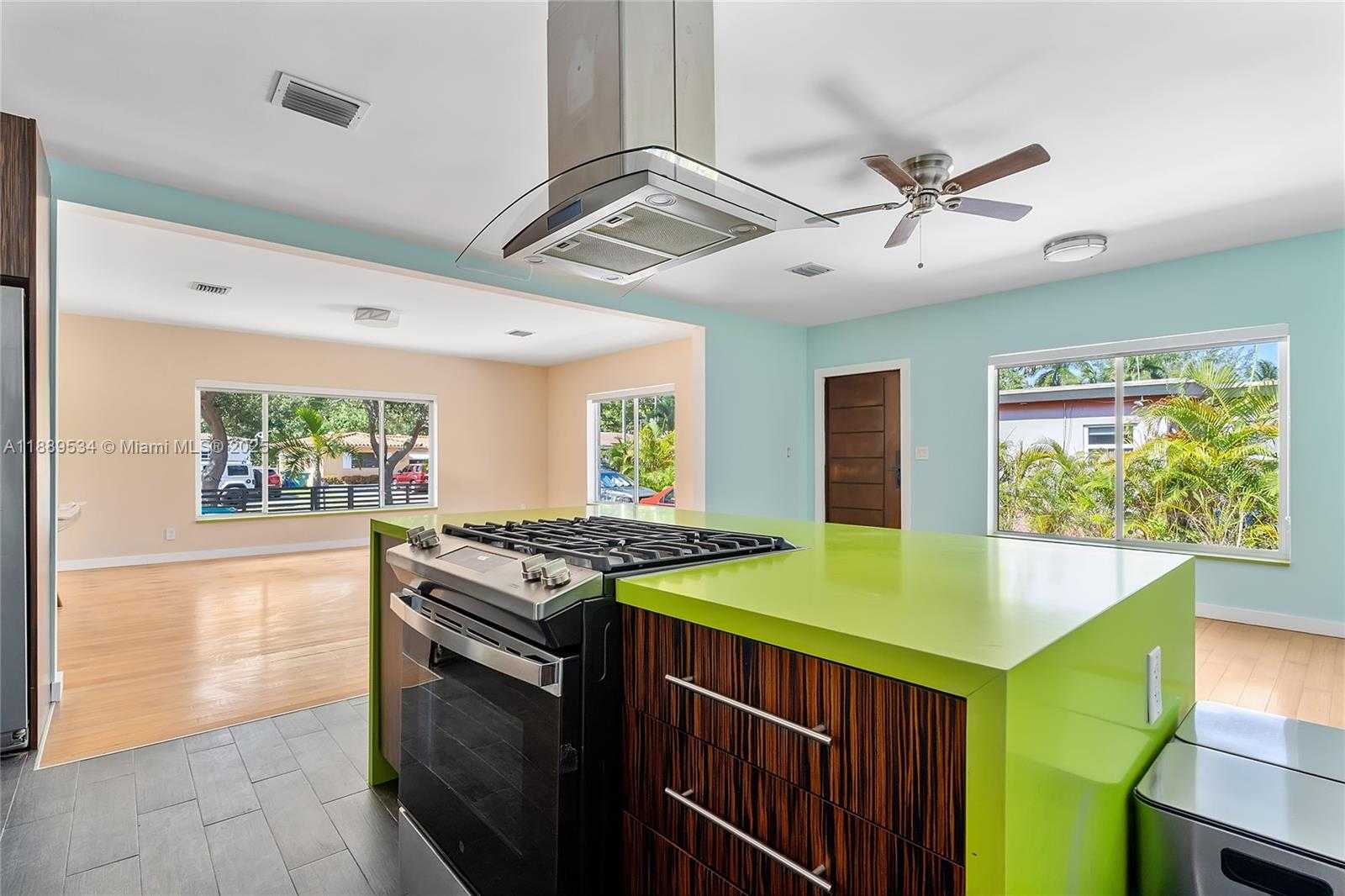 Small Image of 1600 NORTH EAST 110TH TER #1600, Miami Number 24