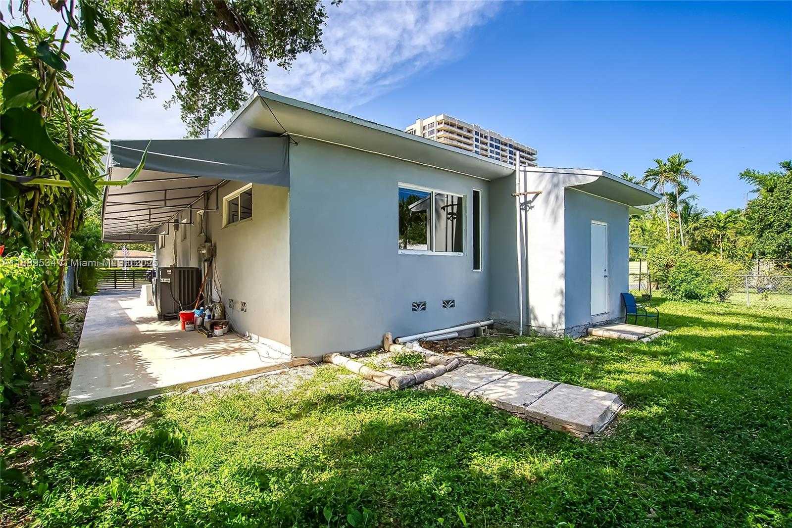 Small Image of 1600 NORTH EAST 110TH TER #1600, Miami Number 31