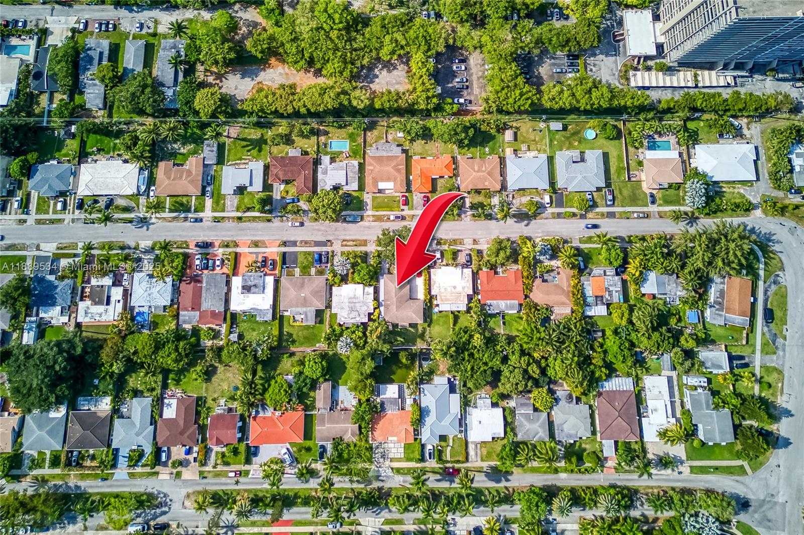 Small Image of 1600 NORTH EAST 110TH TER #1600, Miami Number 35