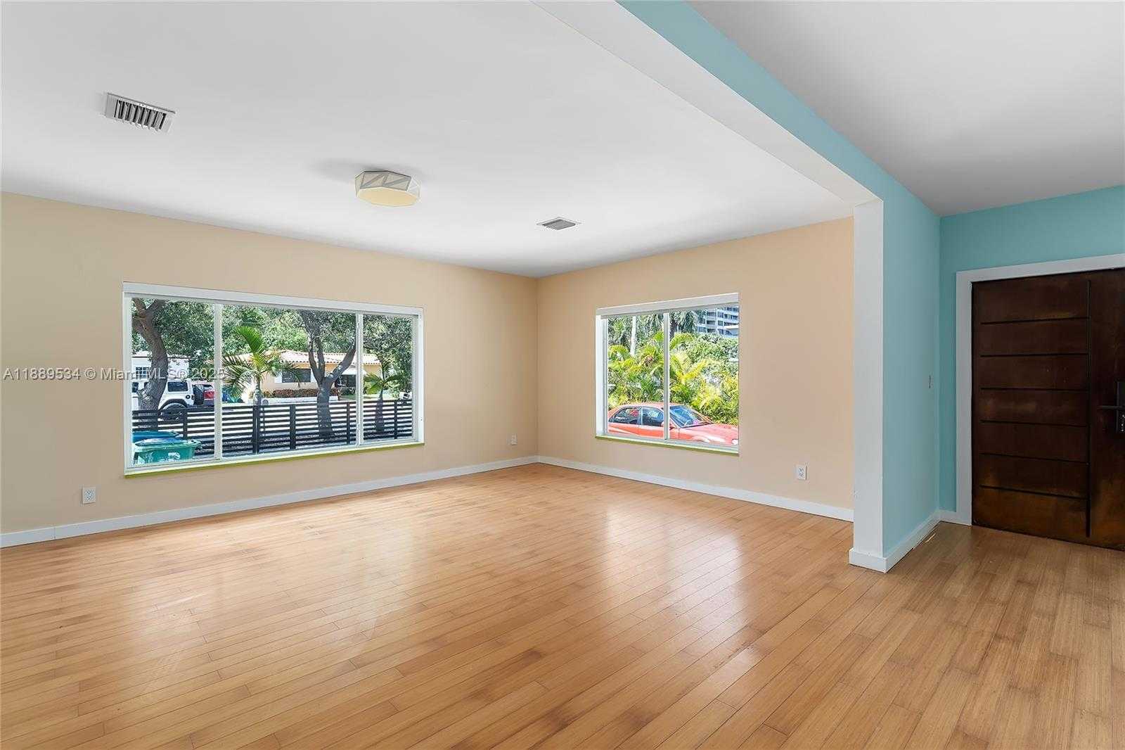 Small Image of 1600 NORTH EAST 110TH TER #1600, Miami Number 9