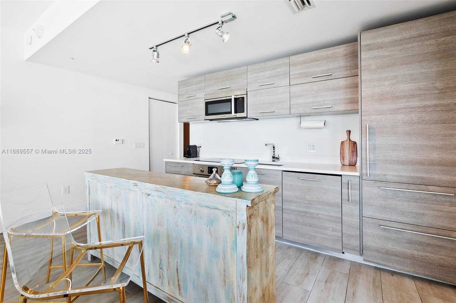 Small Image of 650 NORTH EAST 32ND ST #707, Miami Number 11