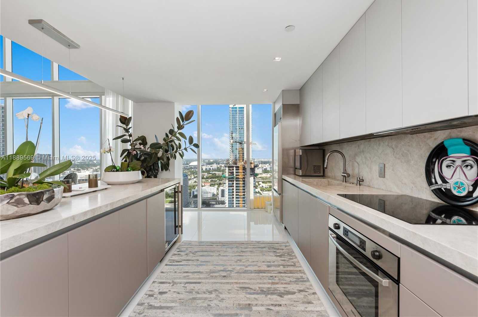 Small Image of 1040 BISCAYNE BLVD #4207, Miami Number 10