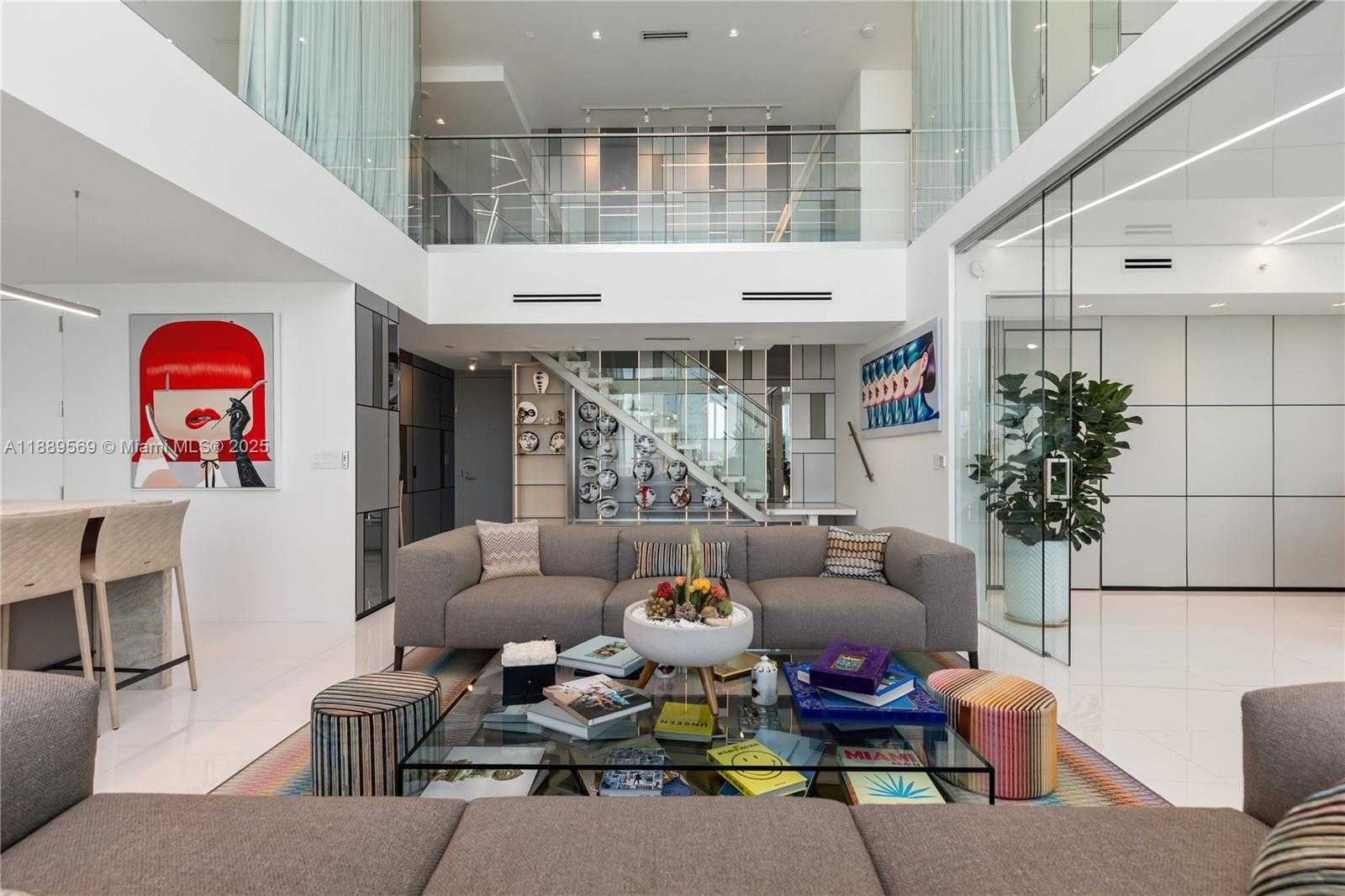 Small Image of 1040 BISCAYNE BLVD #4207, Miami Number 13