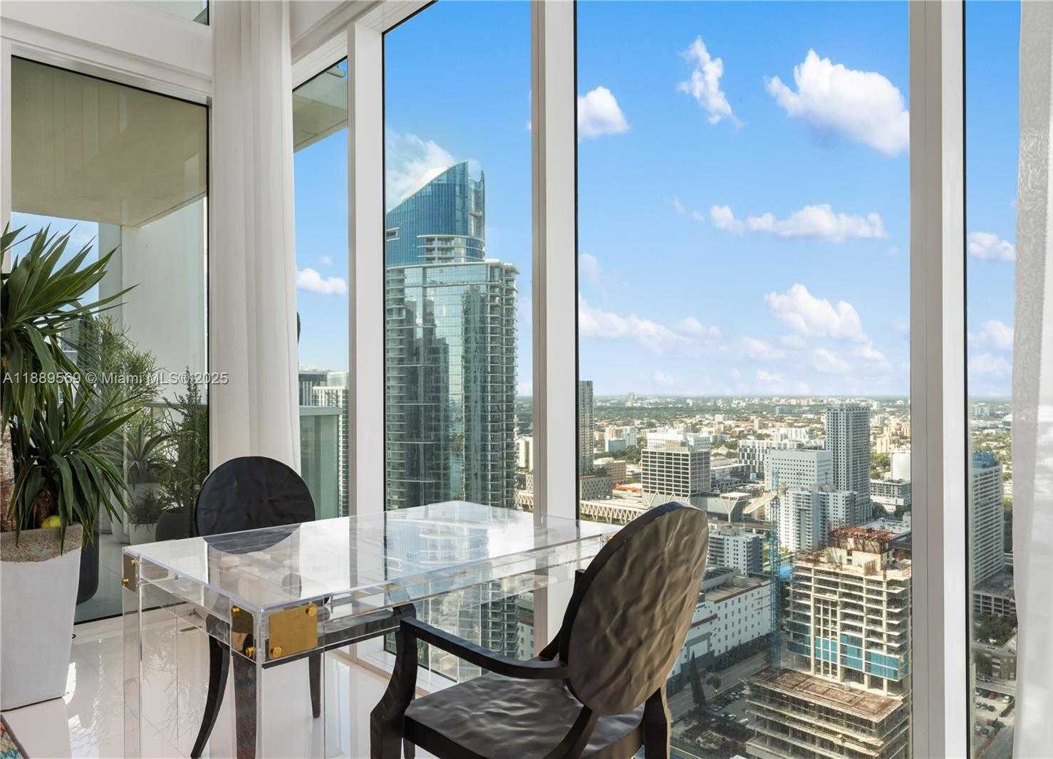 Small Image of 1040 BISCAYNE BLVD #4207, Miami Number 14