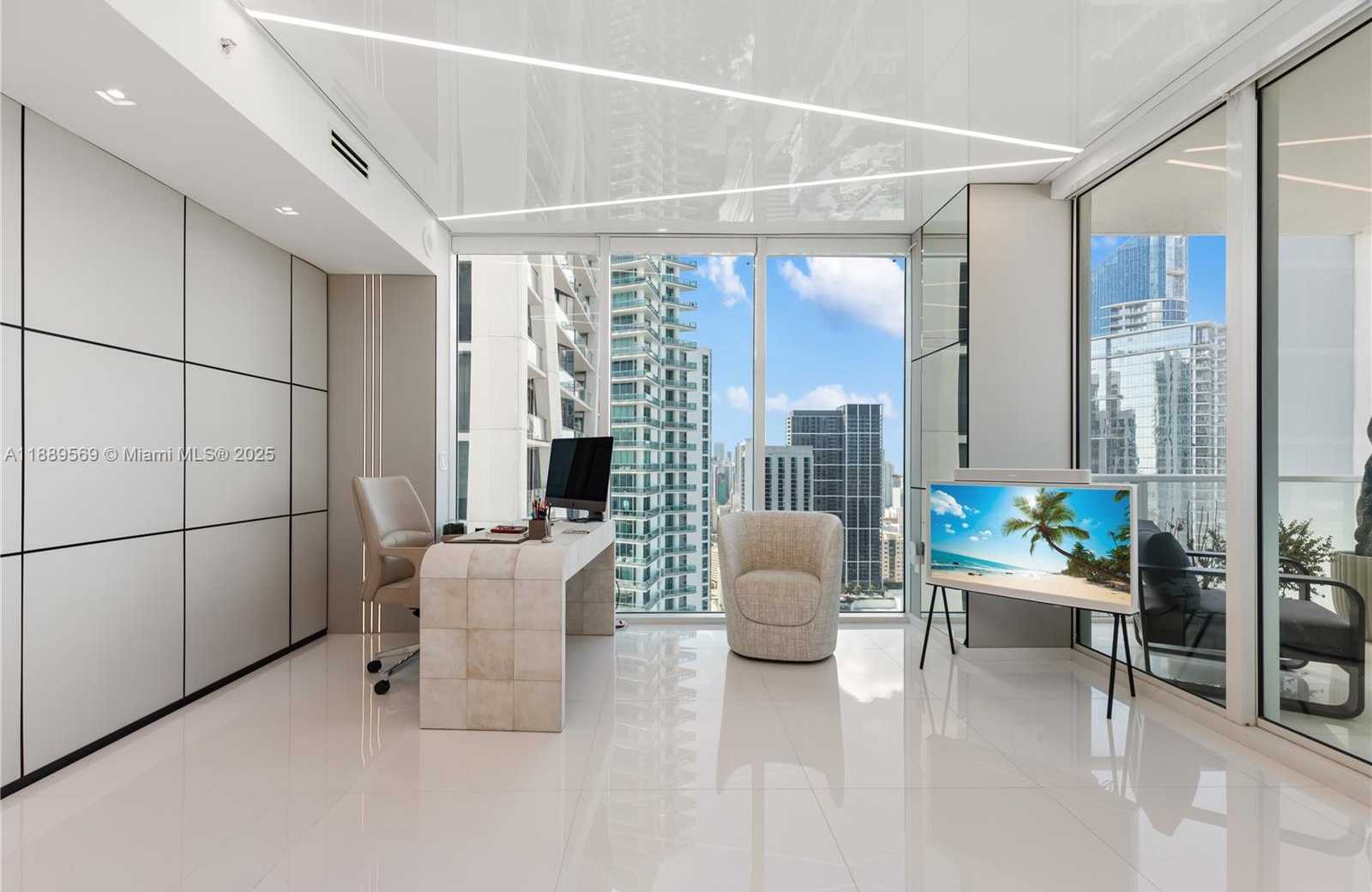 Small Image of 1040 BISCAYNE BLVD #4207, Miami Number 18