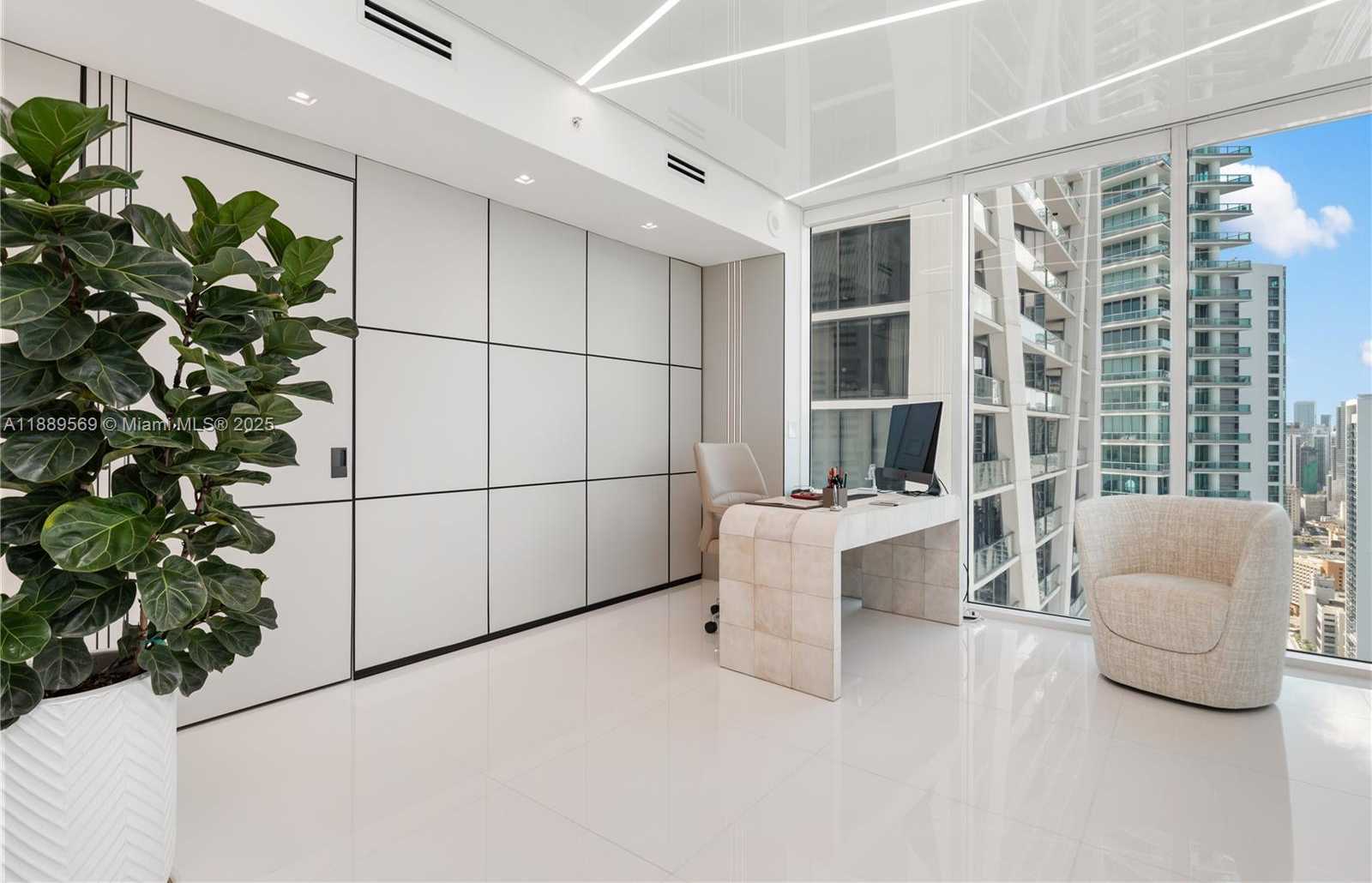 Small Image of 1040 BISCAYNE BLVD #4207, Miami Number 19
