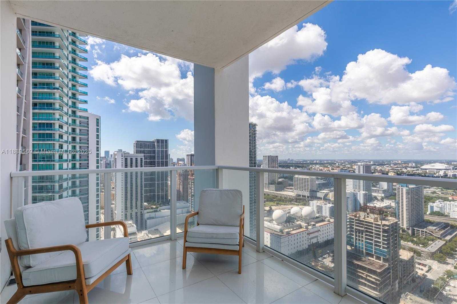 Small Image of 1040 BISCAYNE BLVD #4207, Miami Number 21