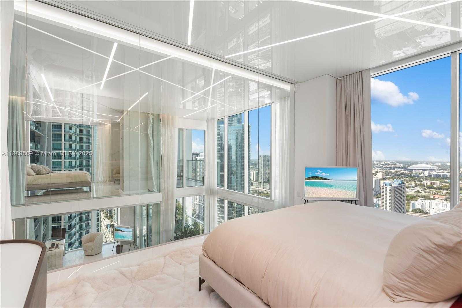 Small Image of 1040 BISCAYNE BLVD #4207, Miami Number 26