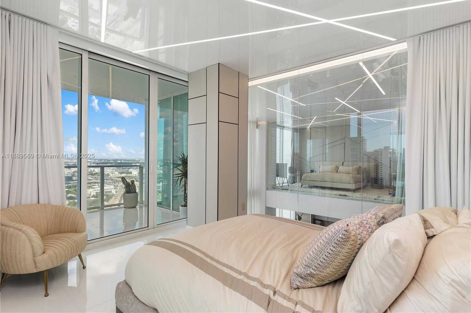 Small Image of 1040 BISCAYNE BLVD #4207, Miami Number 30