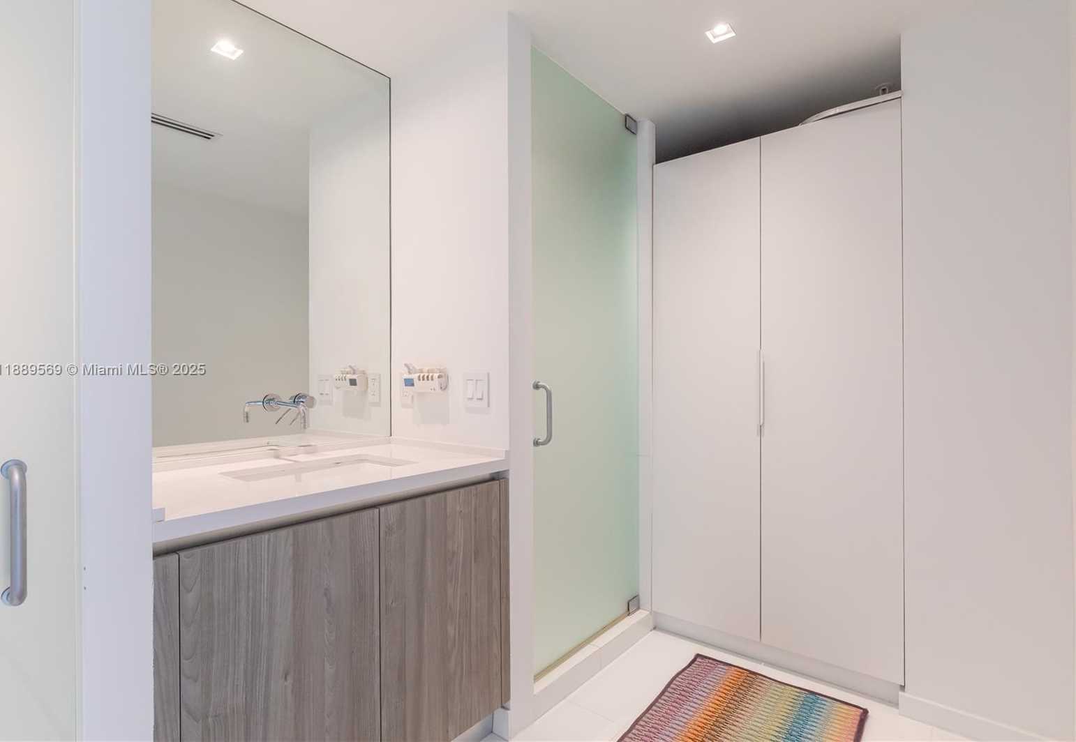 Small Image of 1040 BISCAYNE BLVD #4207, Miami Number 41