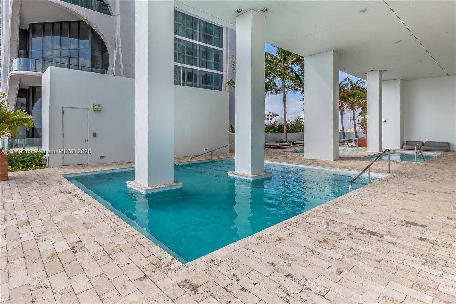 Small Image of 1040 BISCAYNE BLVD #4207, Miami Number 45