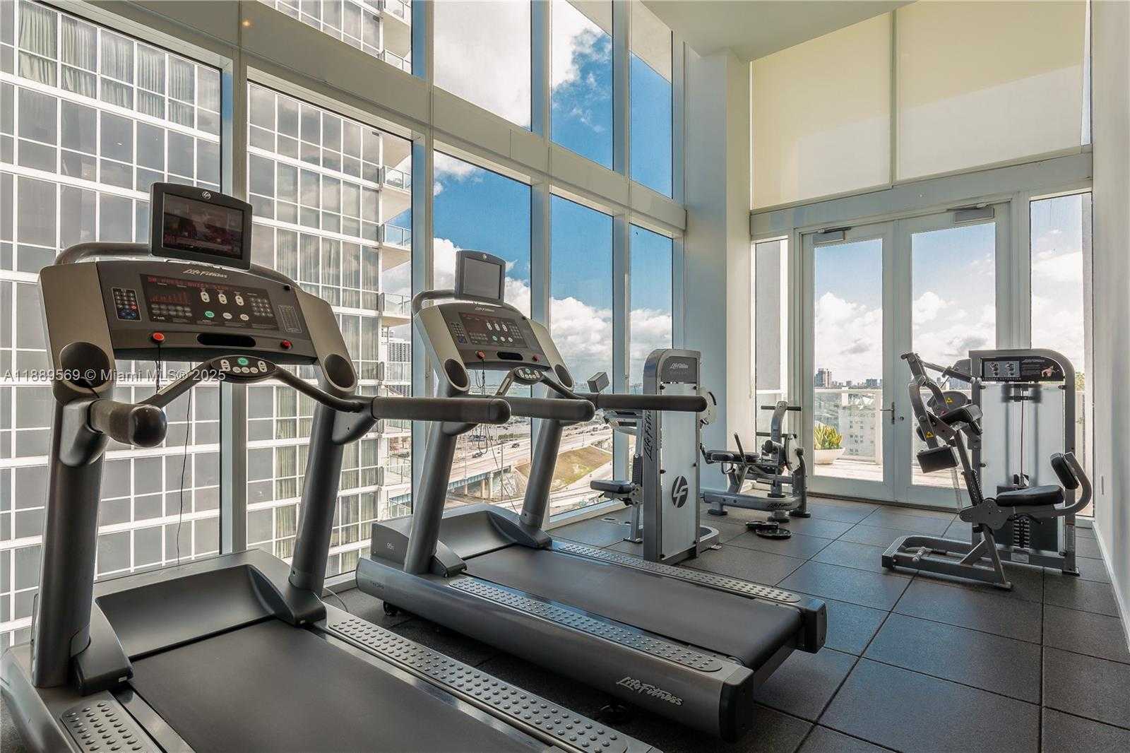 Small Image of 1040 BISCAYNE BLVD #4207, Miami Number 46