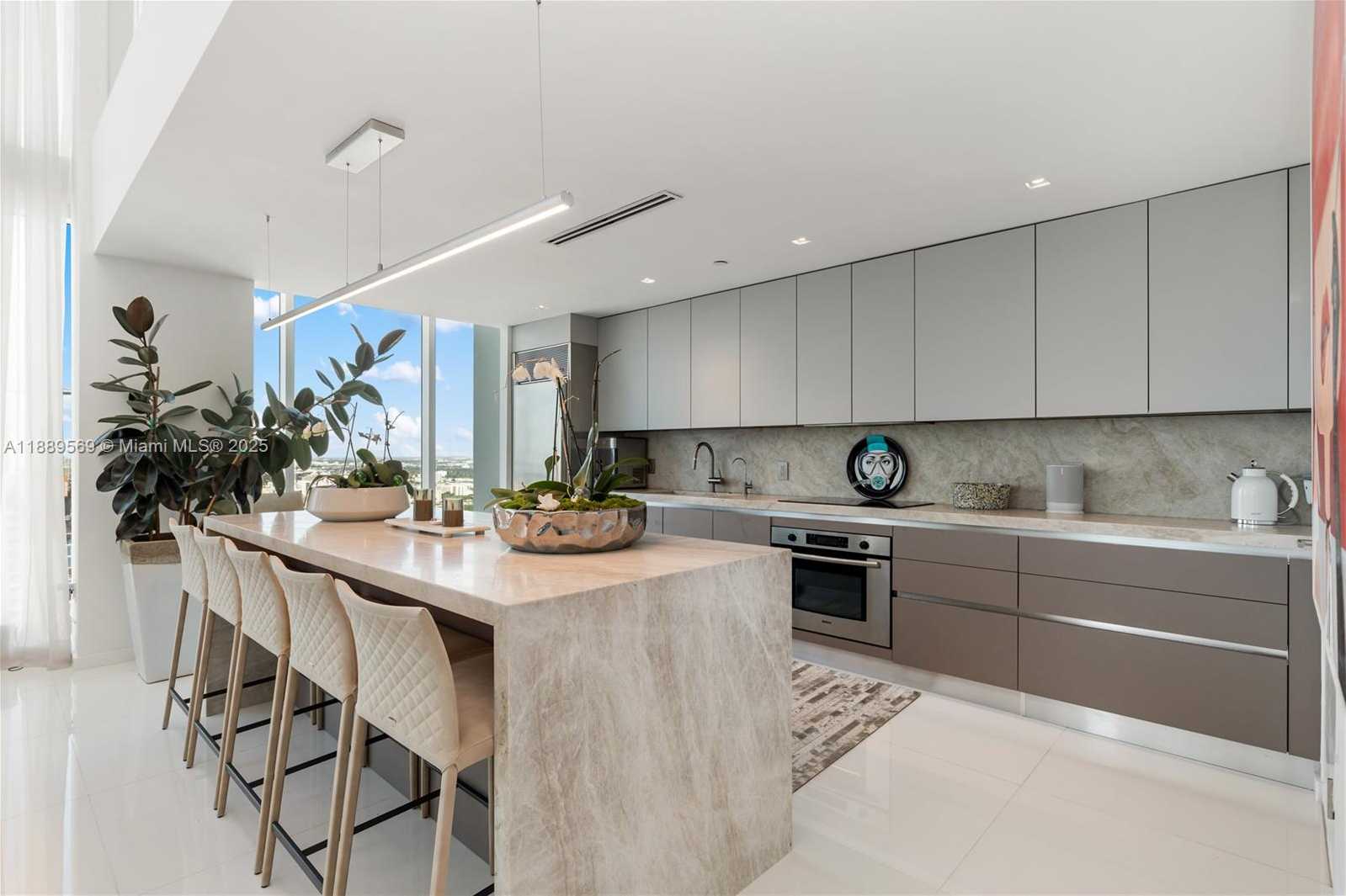 Small Image of 1040 BISCAYNE BLVD #4207, Miami Number 8